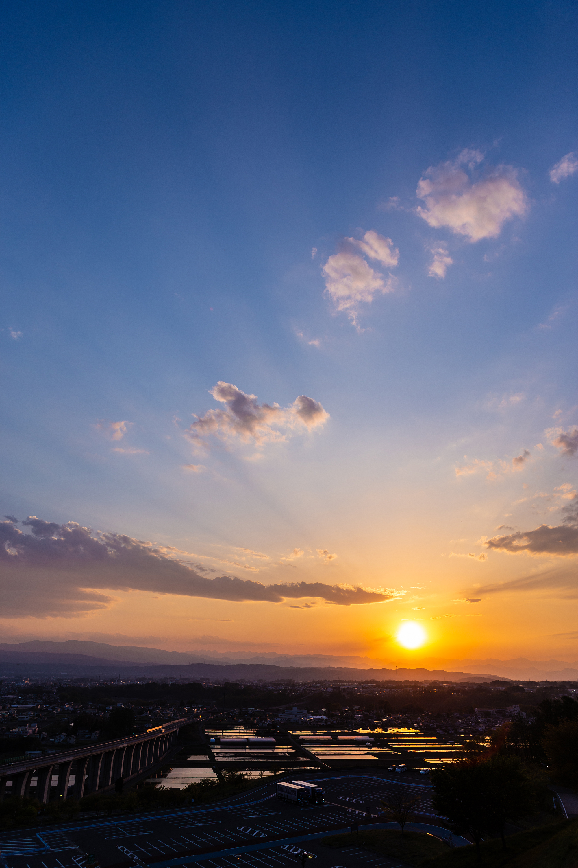 水田に反射する夕日 夕焼け 03 無料の高画質フリー写真素材 イメージズラボ