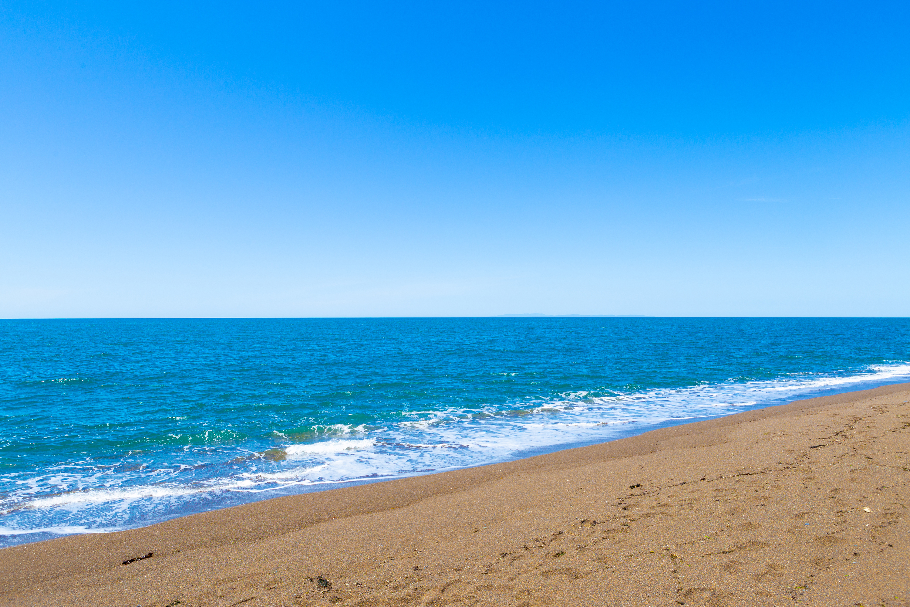 海 日本海 と砂浜 無料の高画質フリー写真素材 イメージズラボ