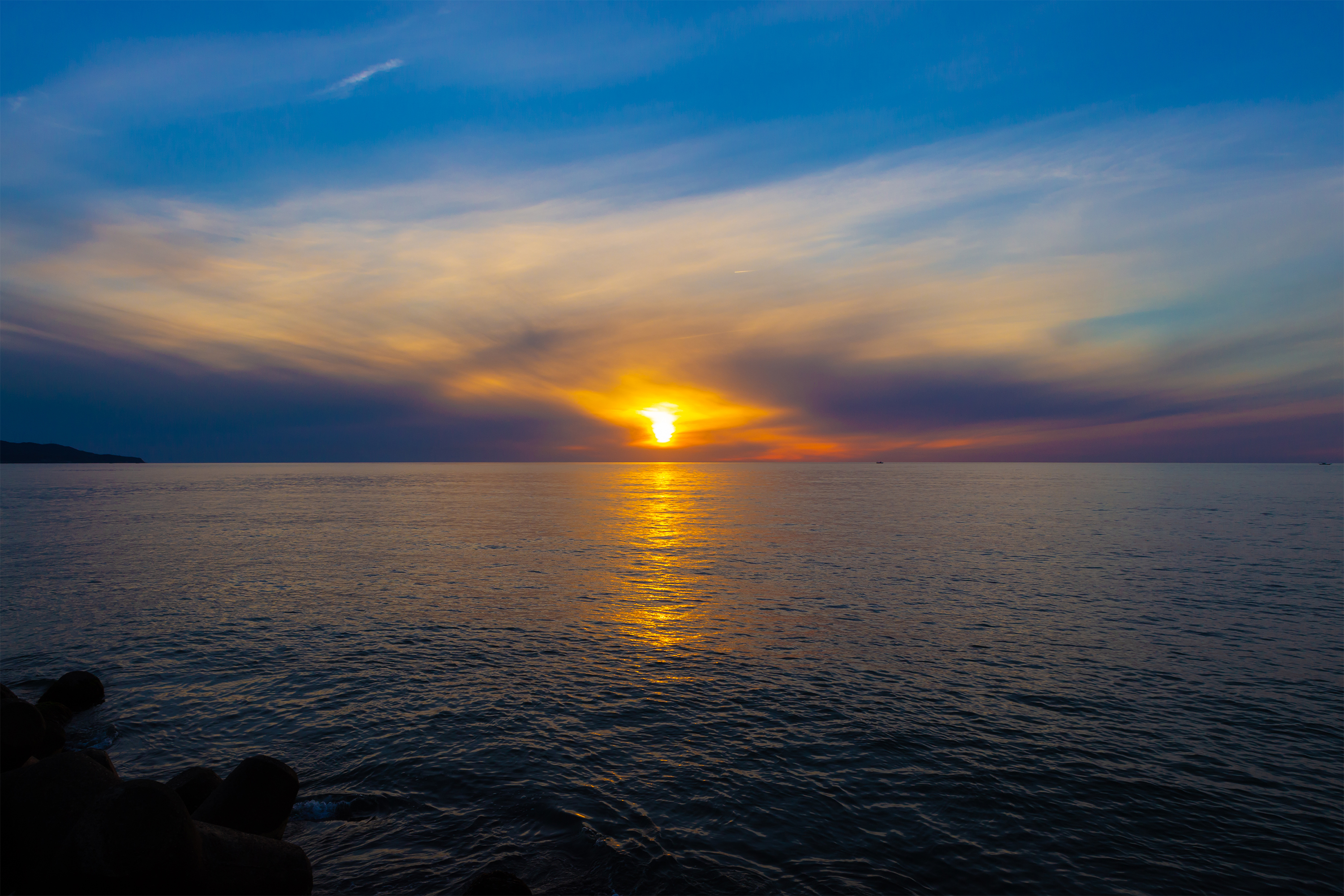 日本海に沈む夕日06 無料の高画質フリー写真素材 イメージズラボ