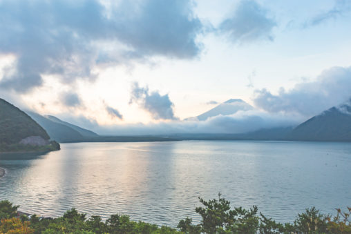 富士山と本栖湖の朝焼け02の写真素材