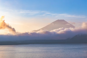 富士山と本栖湖の朝焼け03の写真素材