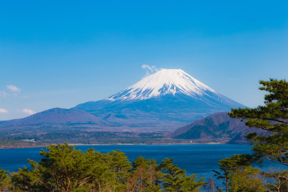 本栖湖と富士山 無料の高画質フリー写真素材 イメージズラボ