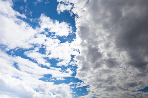 晴天と曇天のフリー写真素材