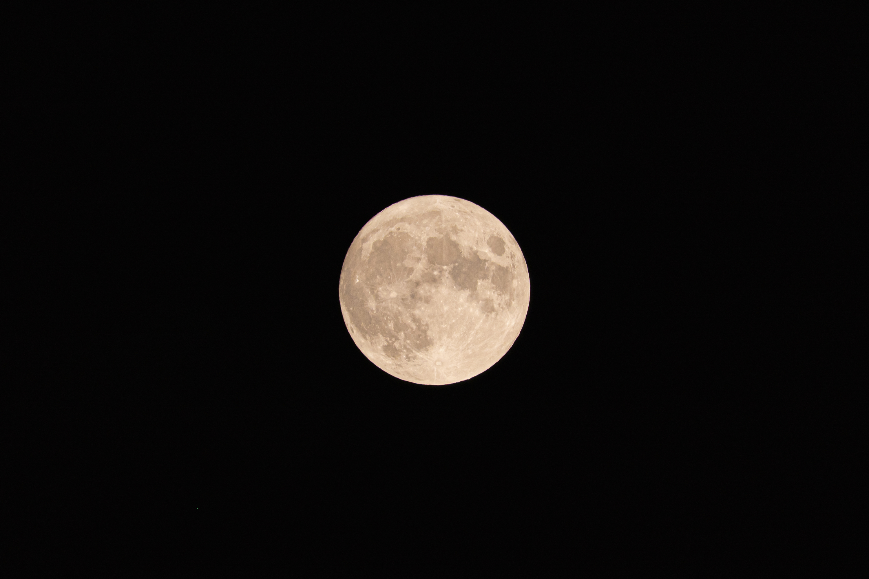 満月 無料の高画質フリー写真素材 イメージズラボ