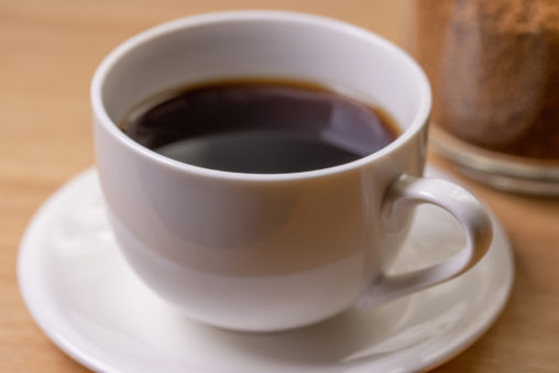 インスタントコーヒー／白いカップ_3の写真